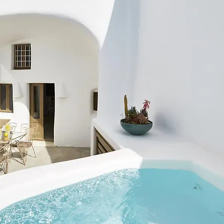 The Small Architect's House * Pyrgos Kallistis
